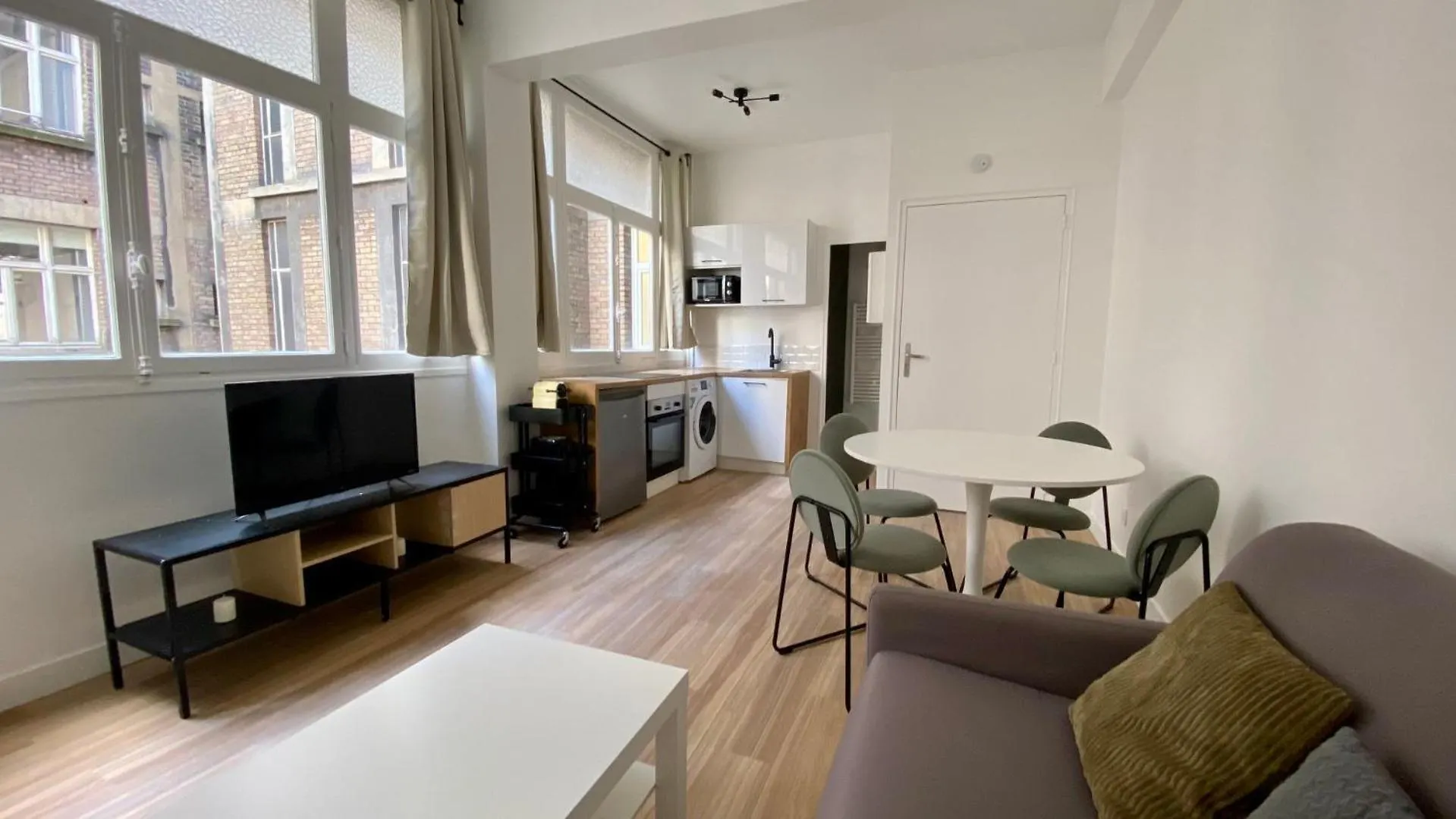 Appartement Renove Proche Grands Boulevards 4P Paris Apartment