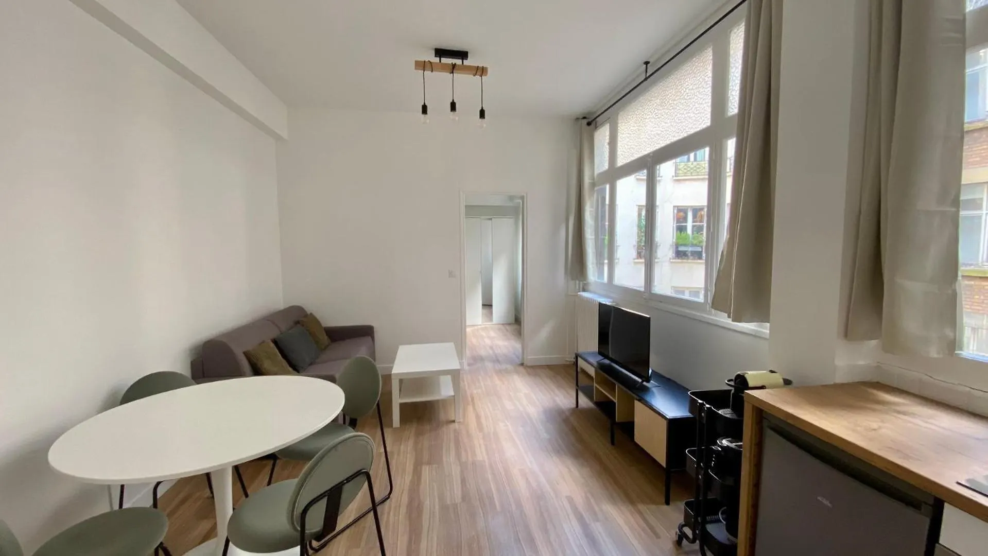 Appartement Renove Proche Grands Boulevards 4P Parijs
